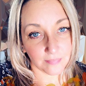 Meet your Posher, Janel